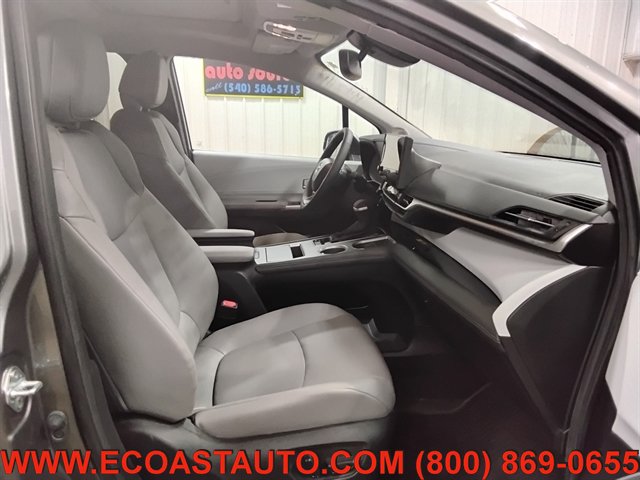 Used 2026 Toyota Sienna XLE AWD/4WD image 15
