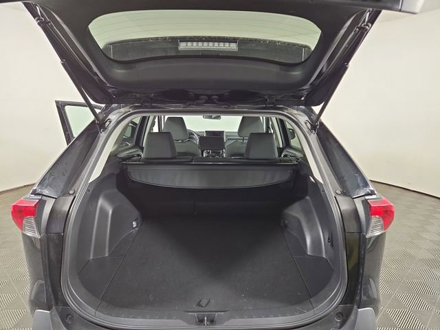 Used 2025 Toyota RAV4 XLE AWD/4WD image 31