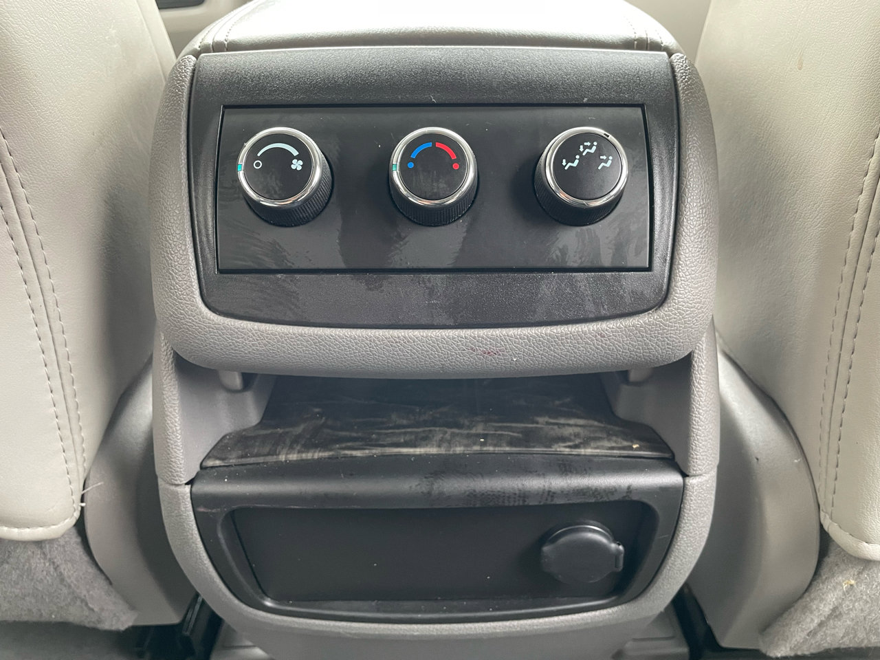 Used 2013 Buick Enclave Leather image 28