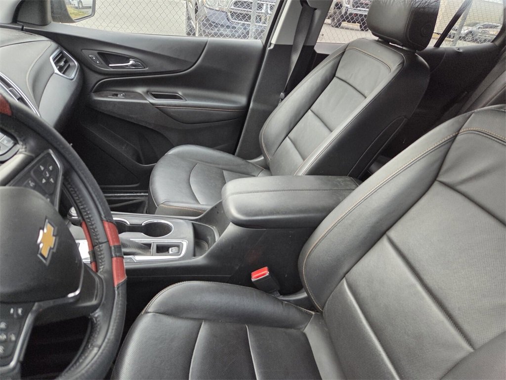 Used 2020 Chevrolet Equinox Premier w/ Premier Redline Edition image 3