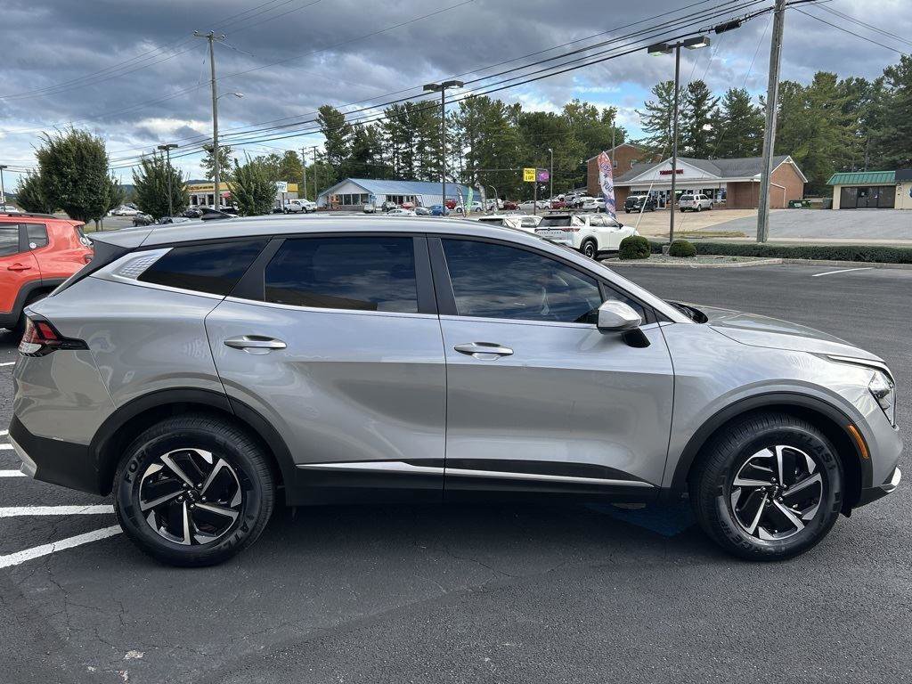 Used 2023 Kia Sportage LX image 8