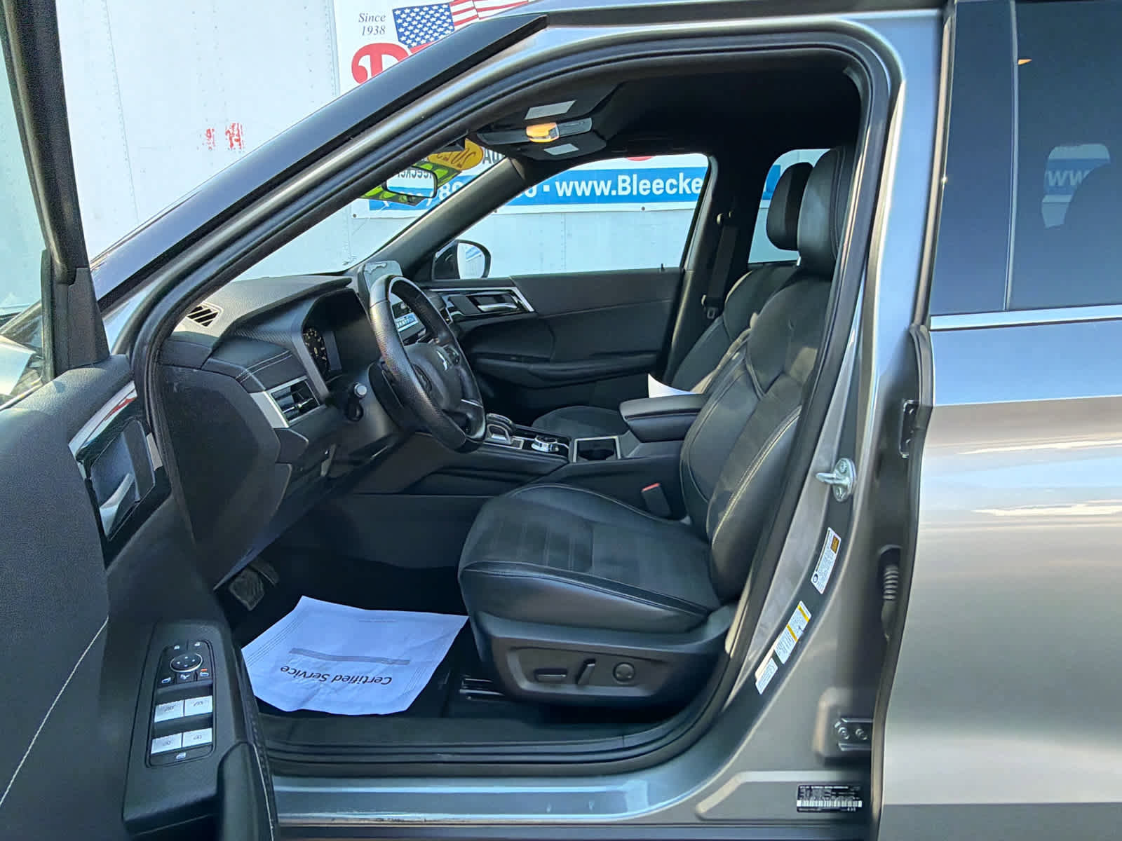 Used 2023 Mitsubishi Outlander SE Black Edition image 19