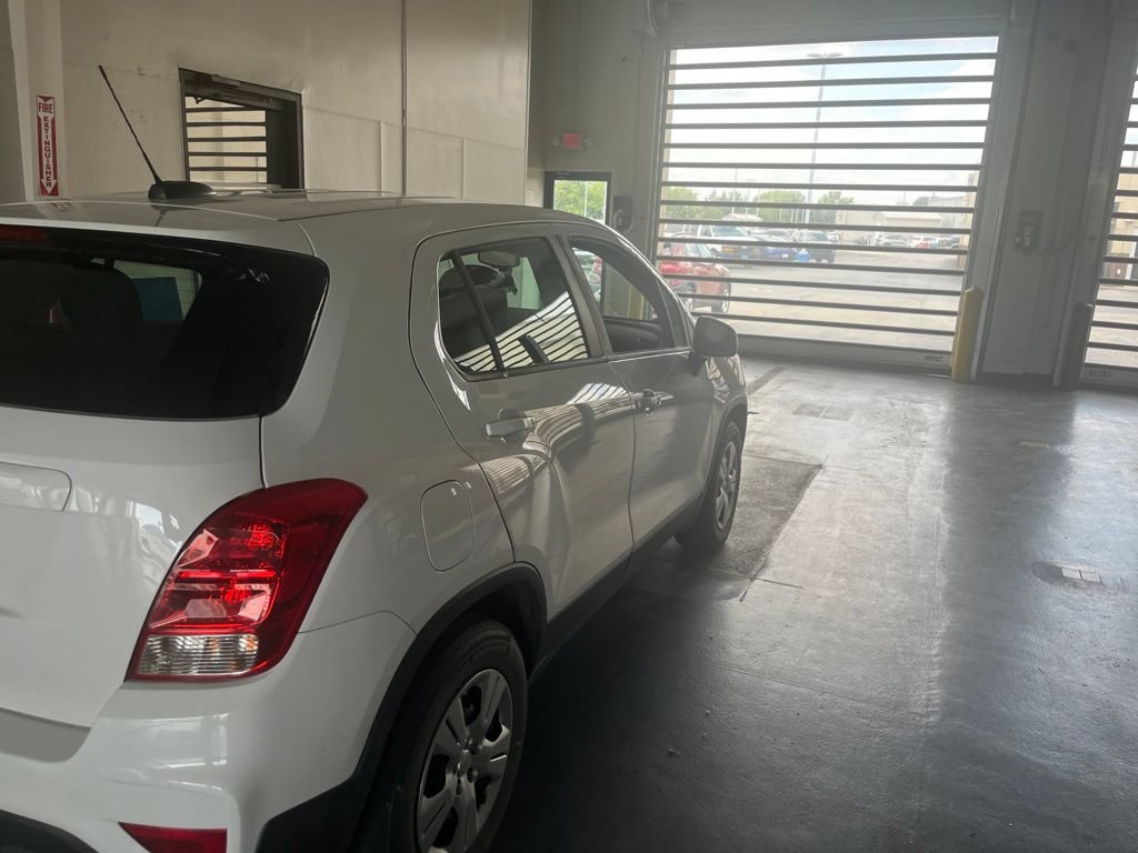 Used 2018 Chevrolet Trax LS FWD image 7