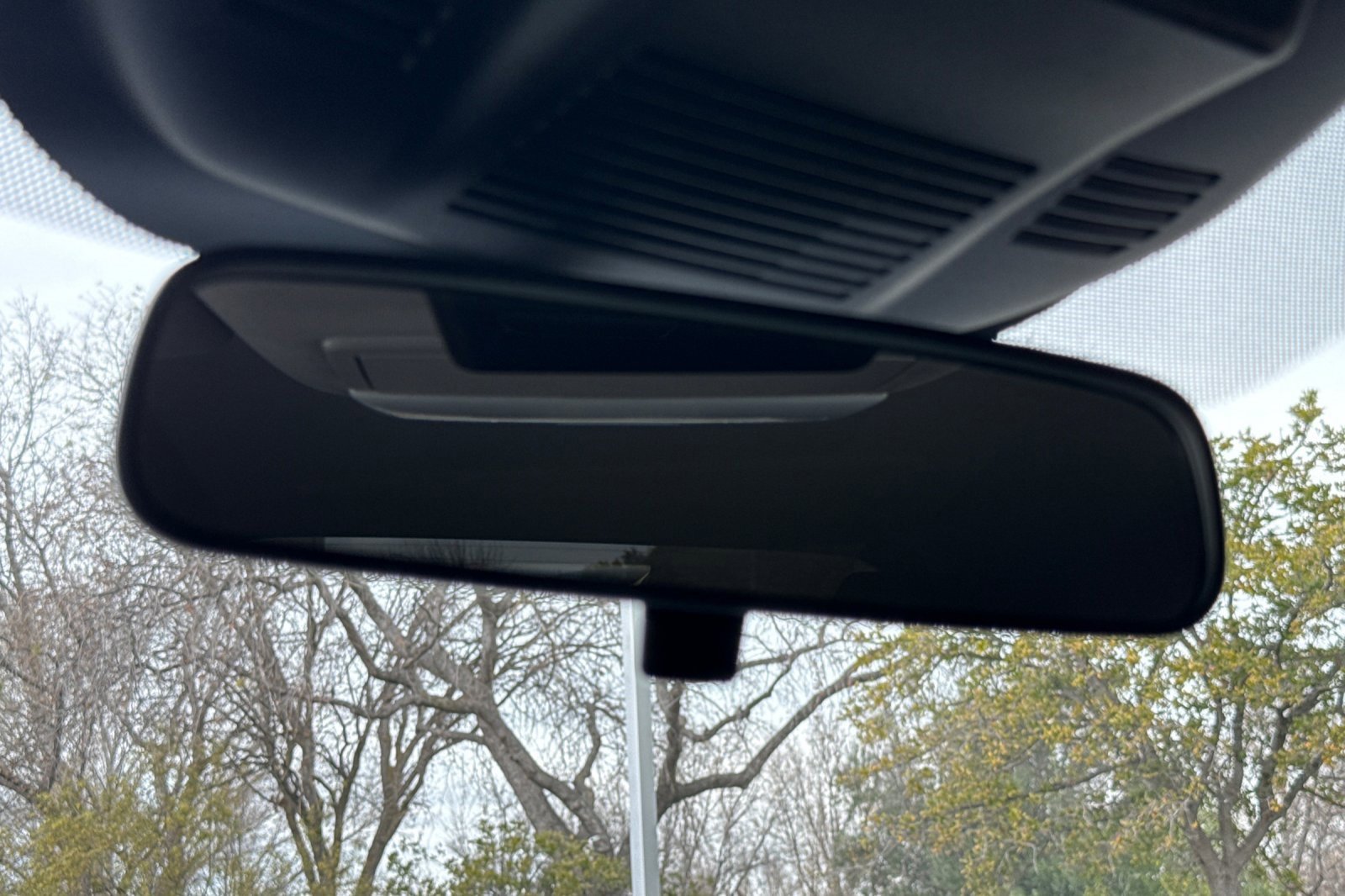 Used 2024 Nissan Rogue SV image 25