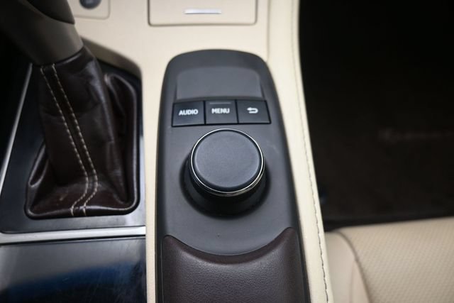 Used 2017 Lexus ES 350 w/ Premium Package FWD image 31