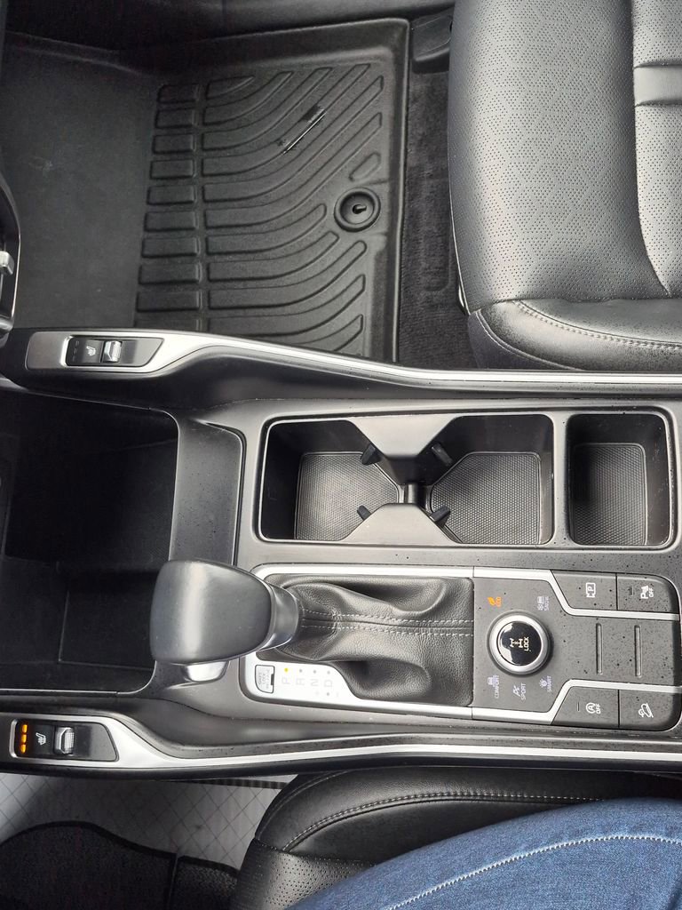 Used 2021 Kia Sorento S image 16