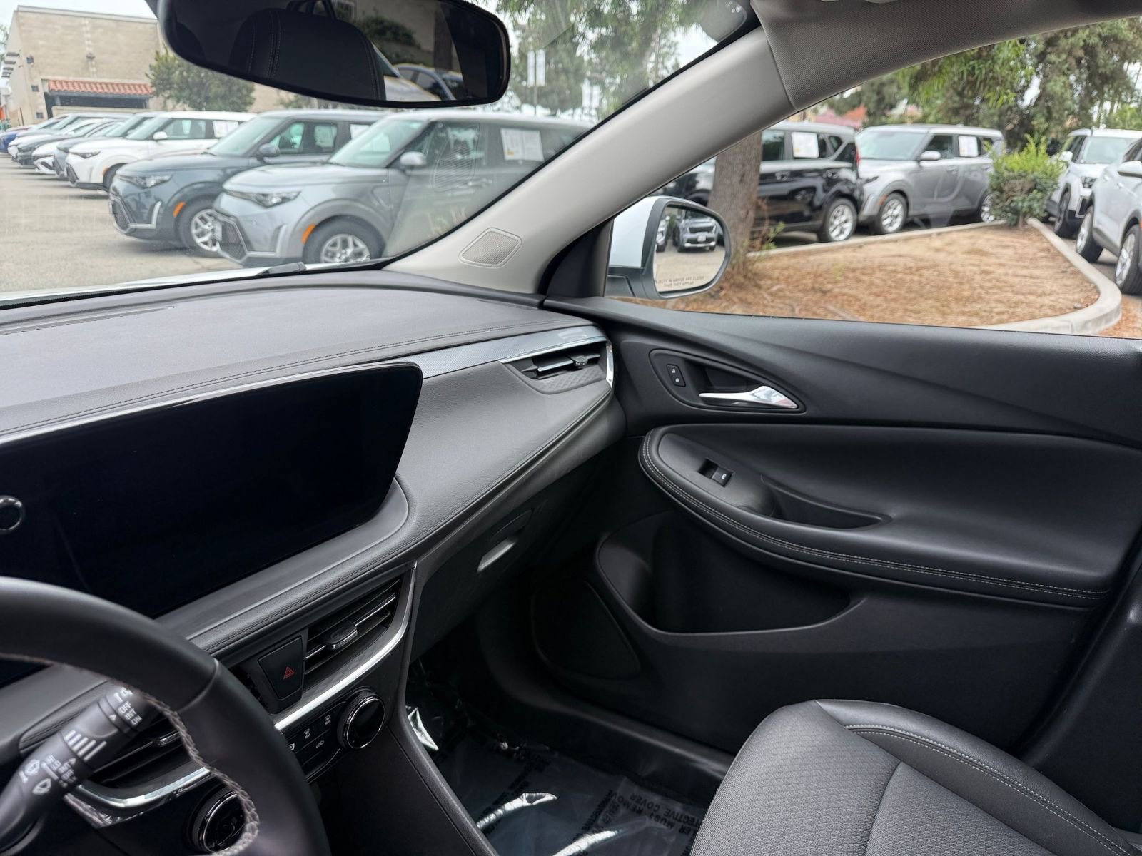 Used 2025 Buick Encore GX Preferred image 32