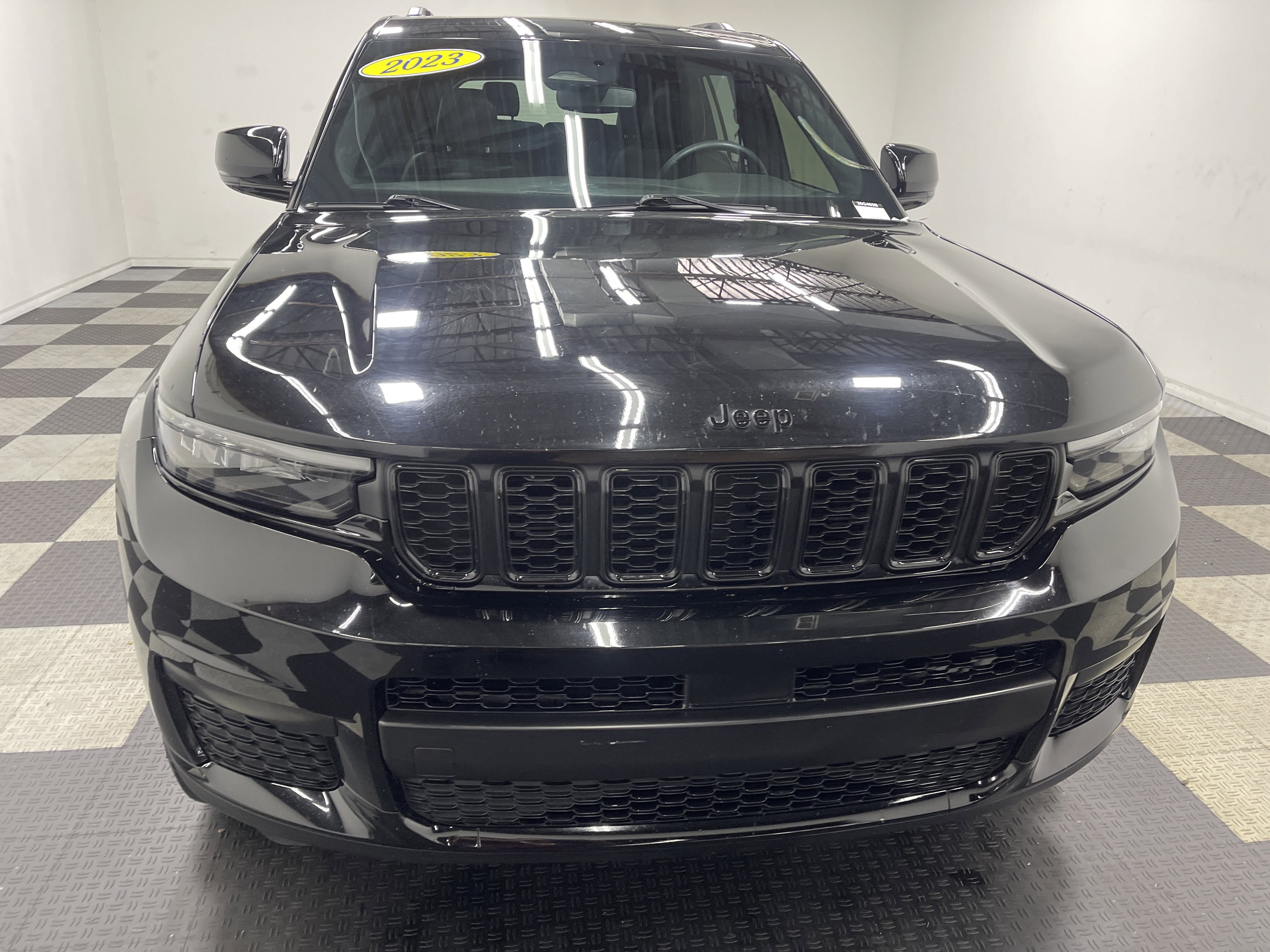 Used 2023 Jeep Grand Cherokee L Laredo AWD/4WD image 7