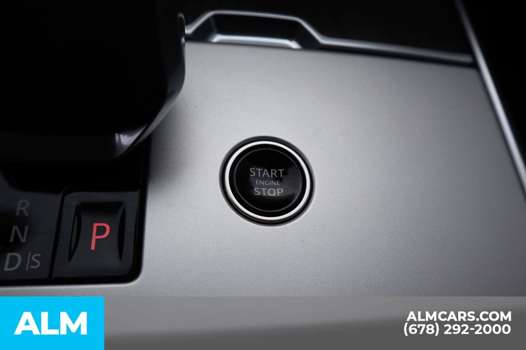 Used 2025 Land Rover Range Rover Long Wheelbase SE image 37