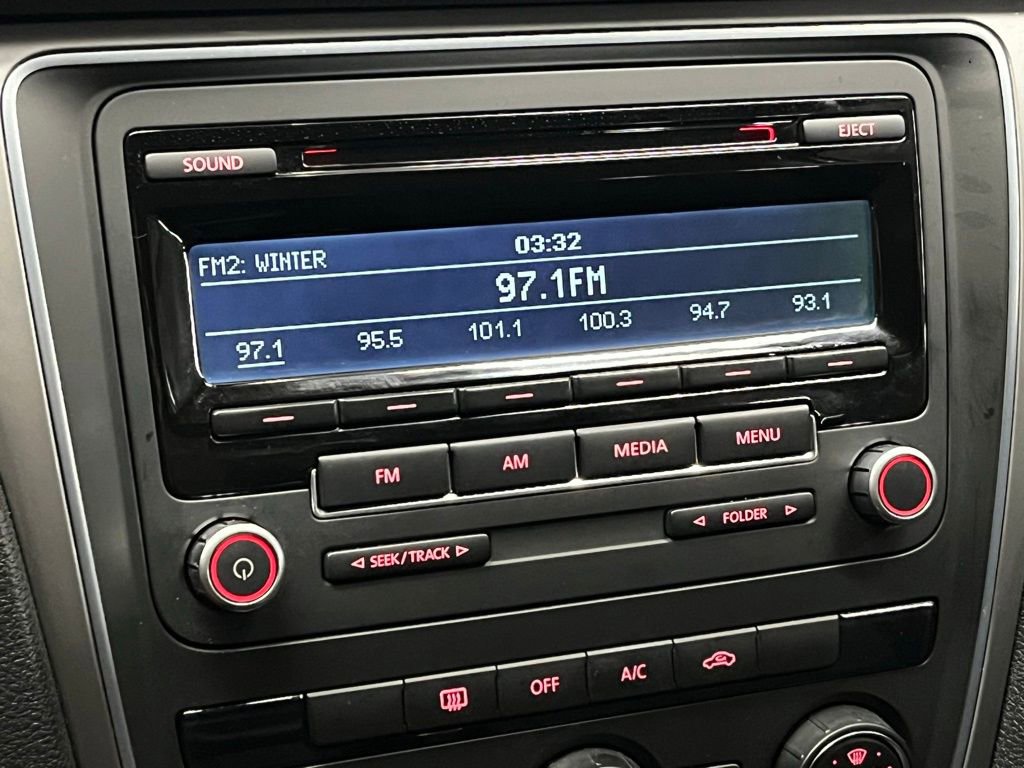 Used 2014 Volkswagen Passat 2.5 S image 22