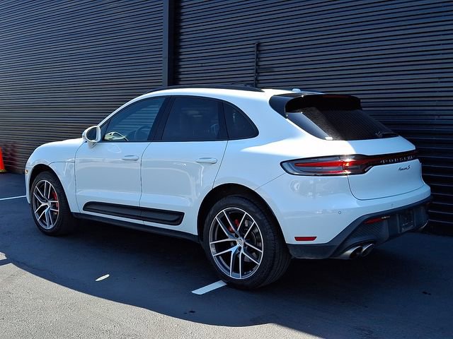 Certified 2022 Porsche Macan S AWD/4WD image 3