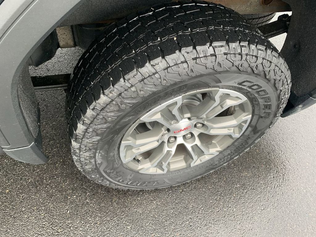 Used 2021 GMC Sierra 1500 SLE w/ Preferred Package image 10