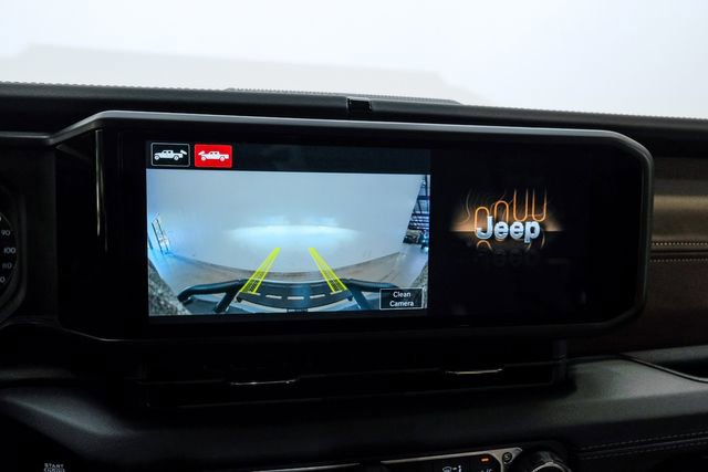 Used 2025 Jeep Gladiator Rubicon w/ Safety Group AWD/4WD image 65