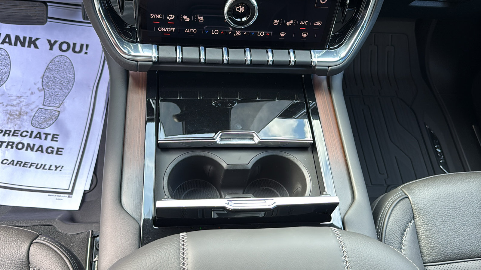 New 2026 GMC Yukon XL Denali AWD/4WD image 17