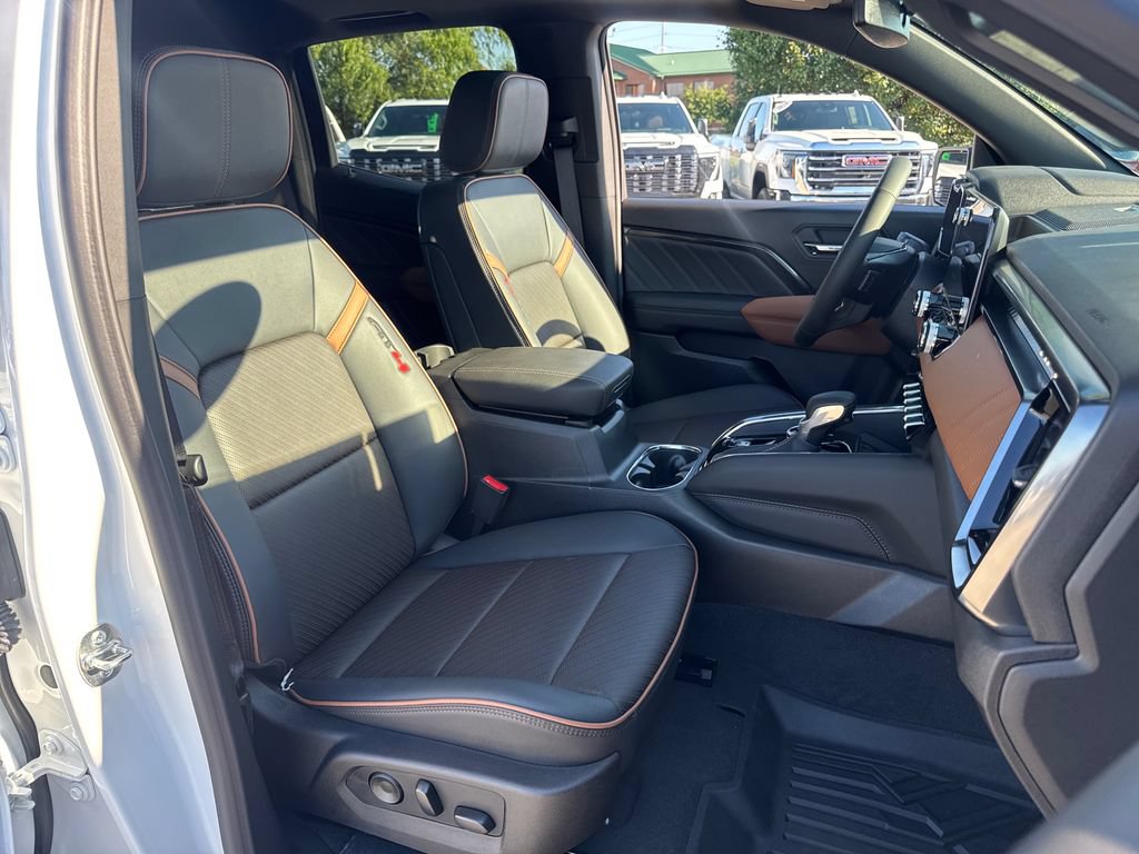 New 2026 GMC Canyon AT4 w/ Technology Plus Package AWD/4WD image 11