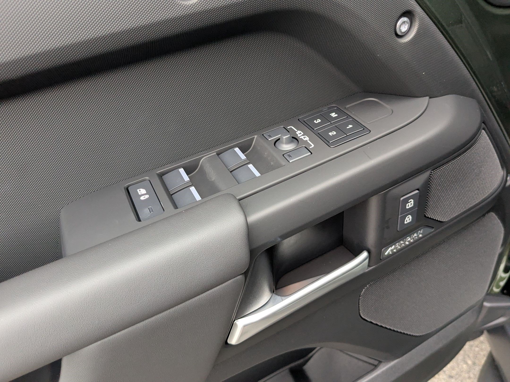 New 2026 Land Rover Defender 130 X-Dynamic SE AWD/4WD image 13
