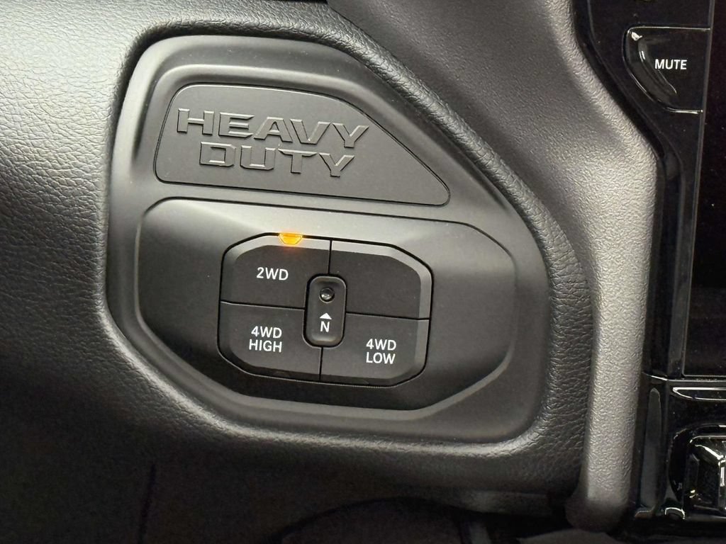 New 2026 RAM 2500 Laramie AWD/4WD image 21