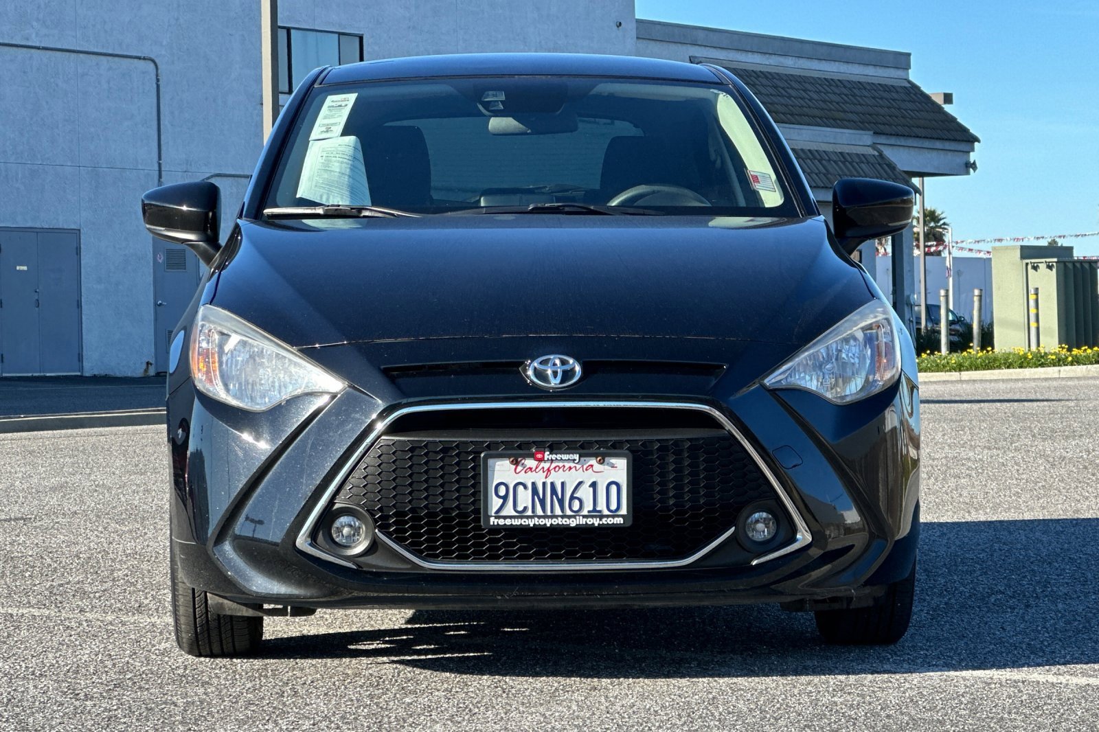 Used 2020 Toyota Yaris LE image 10