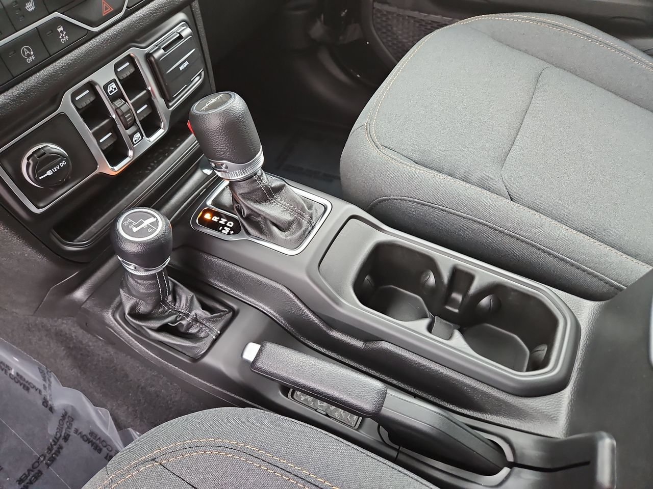 New 2026 Jeep Gladiator Sport AWD/4WD image 30