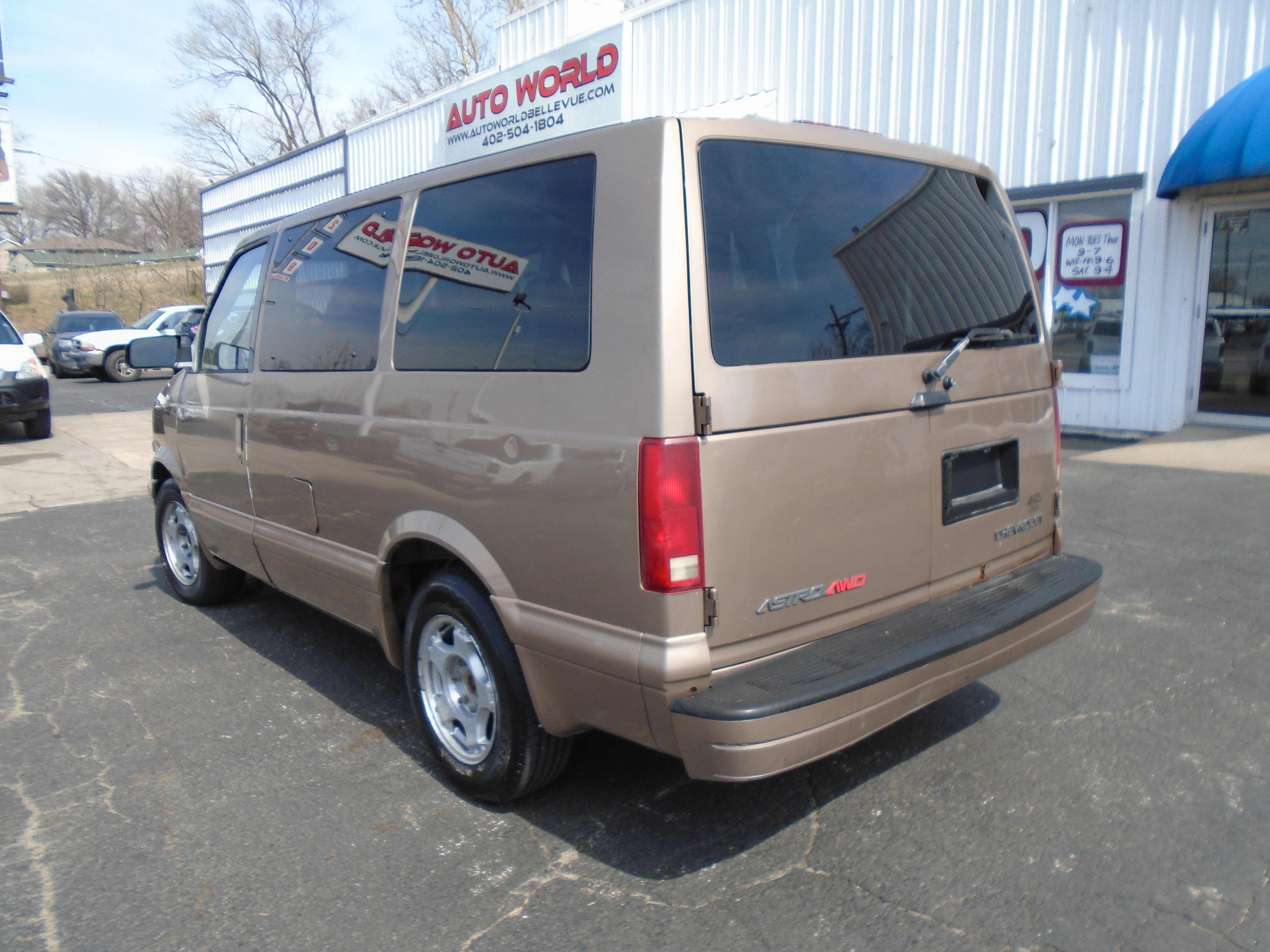 Used 2003 Chevrolet Astro Passenger AWD w/ LS Preferred Equipment Group image 8