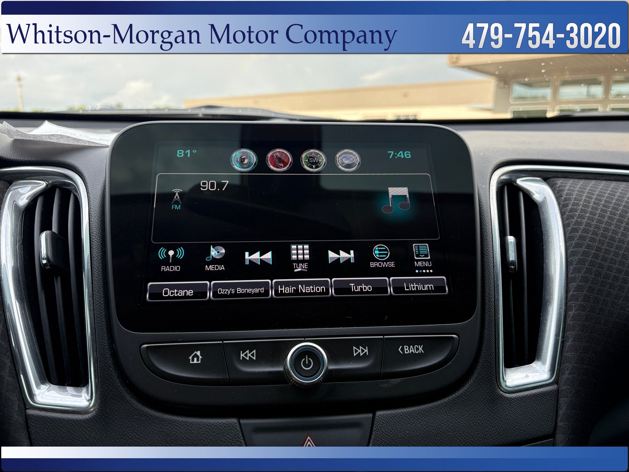 Used 2017 Chevrolet Malibu LT FWD image 23
