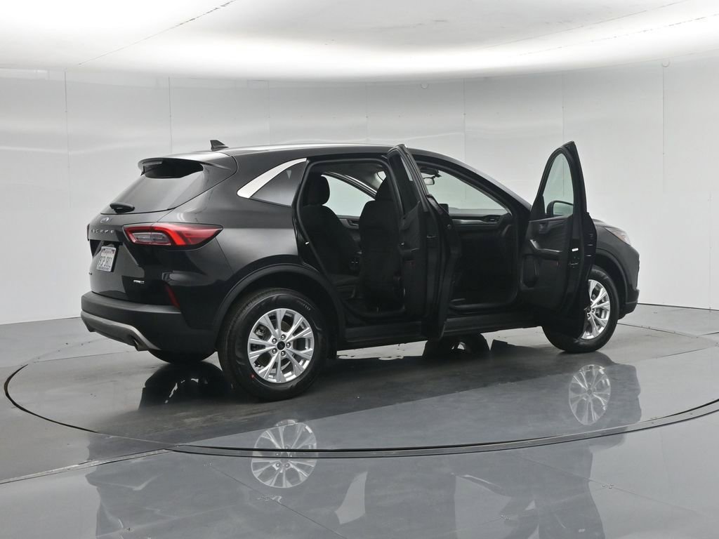 Certified 2023 Ford Escape Active AWD/4WD image 6