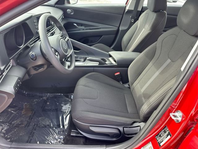 Used 2021 Hyundai Elantra SE image 15