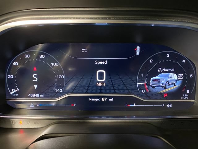 Certified 2024 GMC Yukon SLT w/ SLT Premium Package AWD/4WD image 17