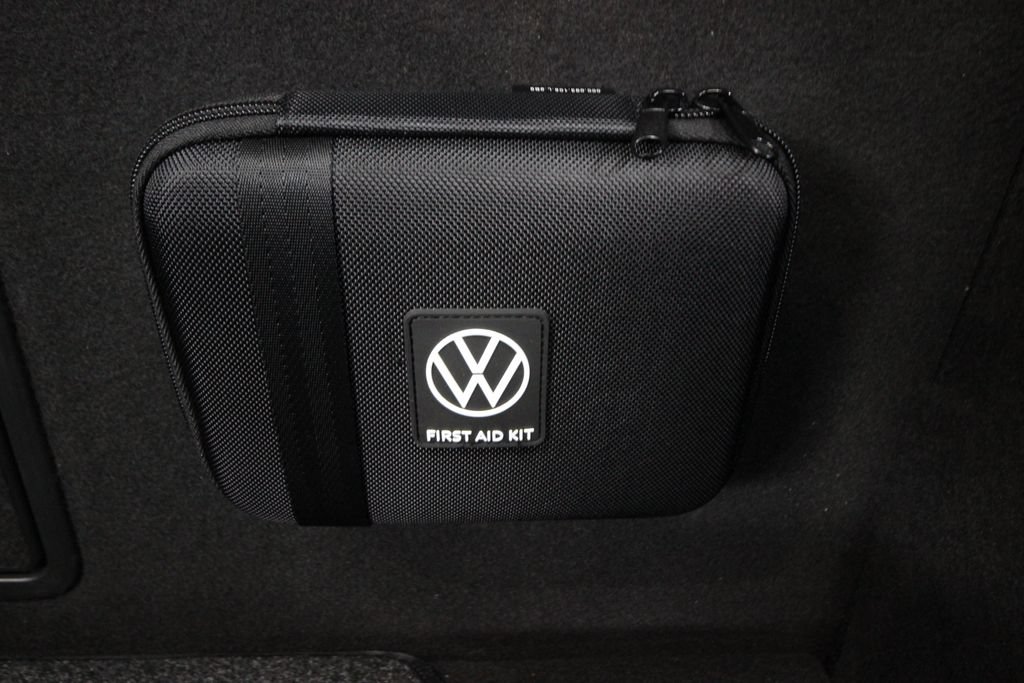 Used 2025 Volkswagen Taos SEL AWD/4WD image 9