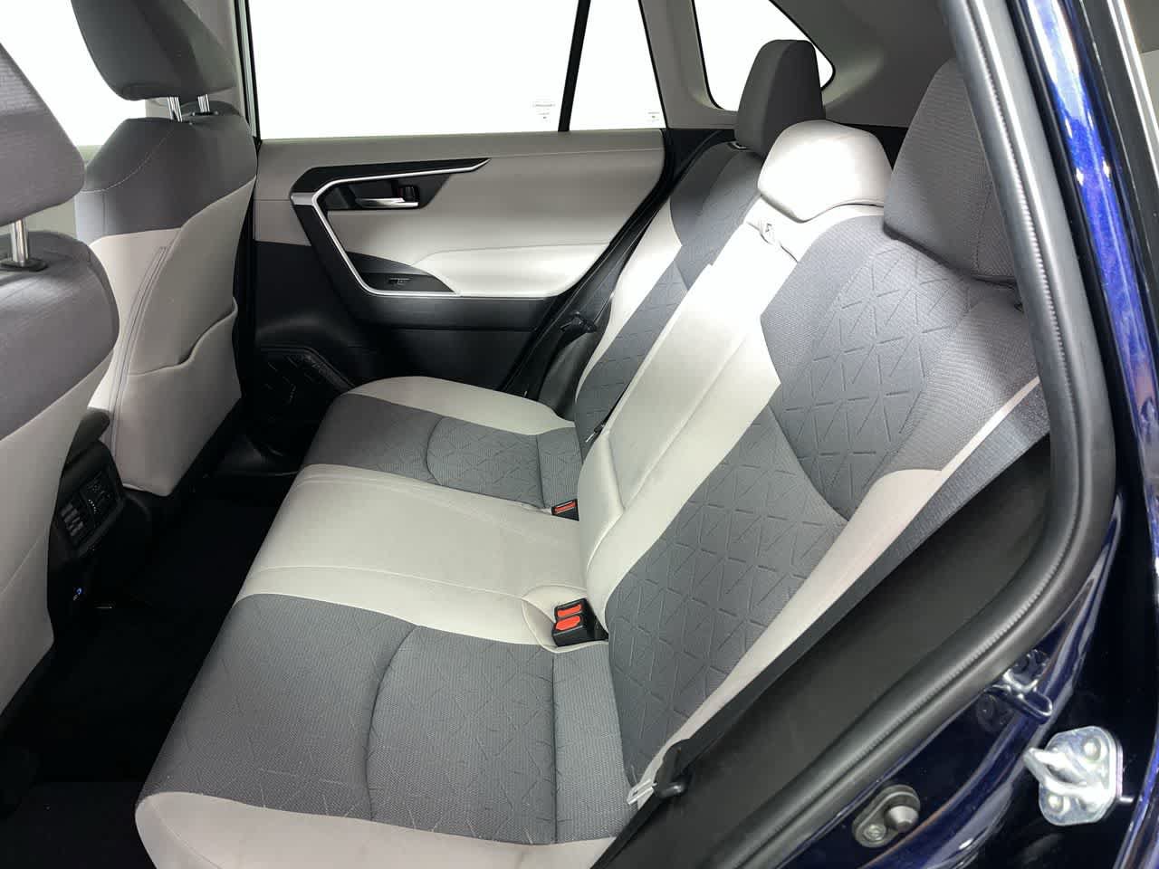 Used 2022 Toyota RAV4 XLE AWD/4WD image 27