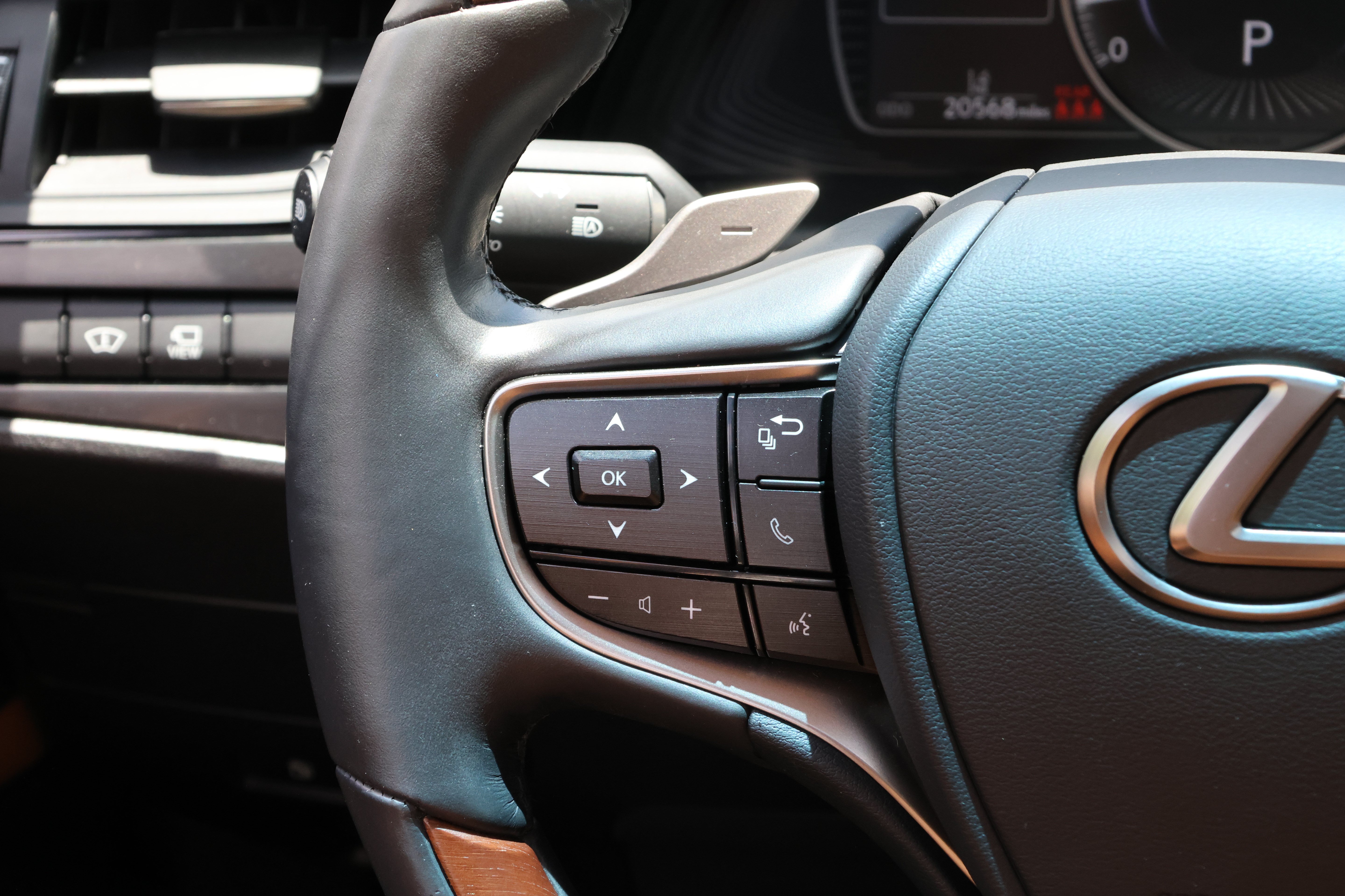 Used 2022 Lexus ES 350 Ultra Luxury w/ Accessory Package 2 FWD image 19