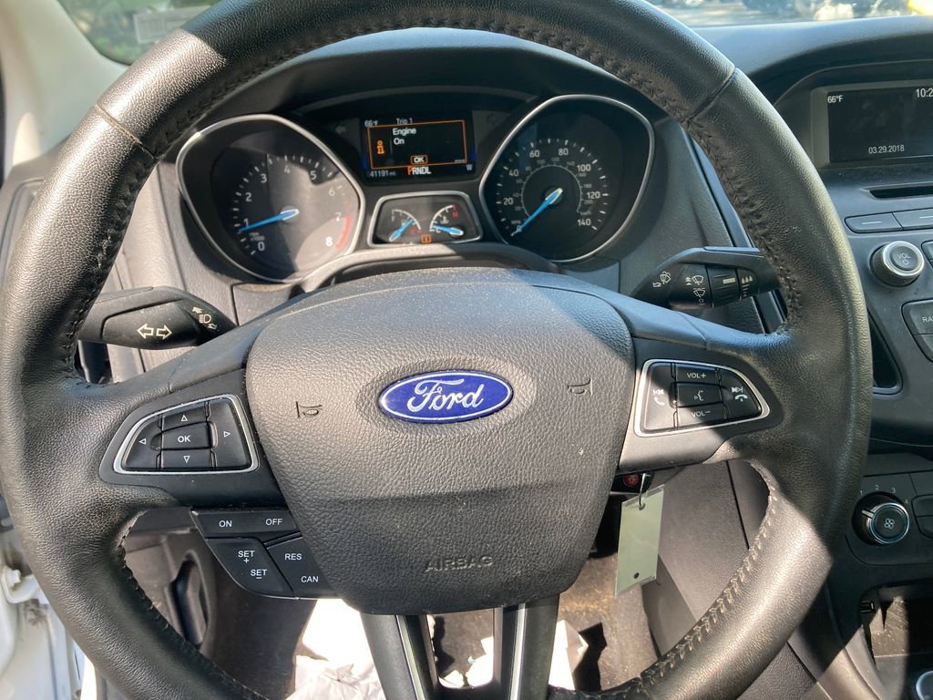 Used 2017 Ford Focus SE w/ Cold Weather Package image 18