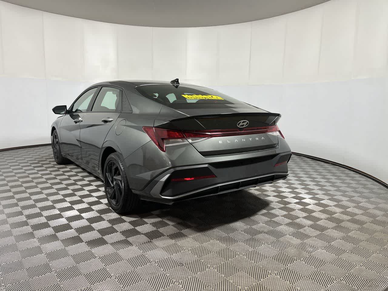 Used 2026 Hyundai Elantra Sport FWD image 6
