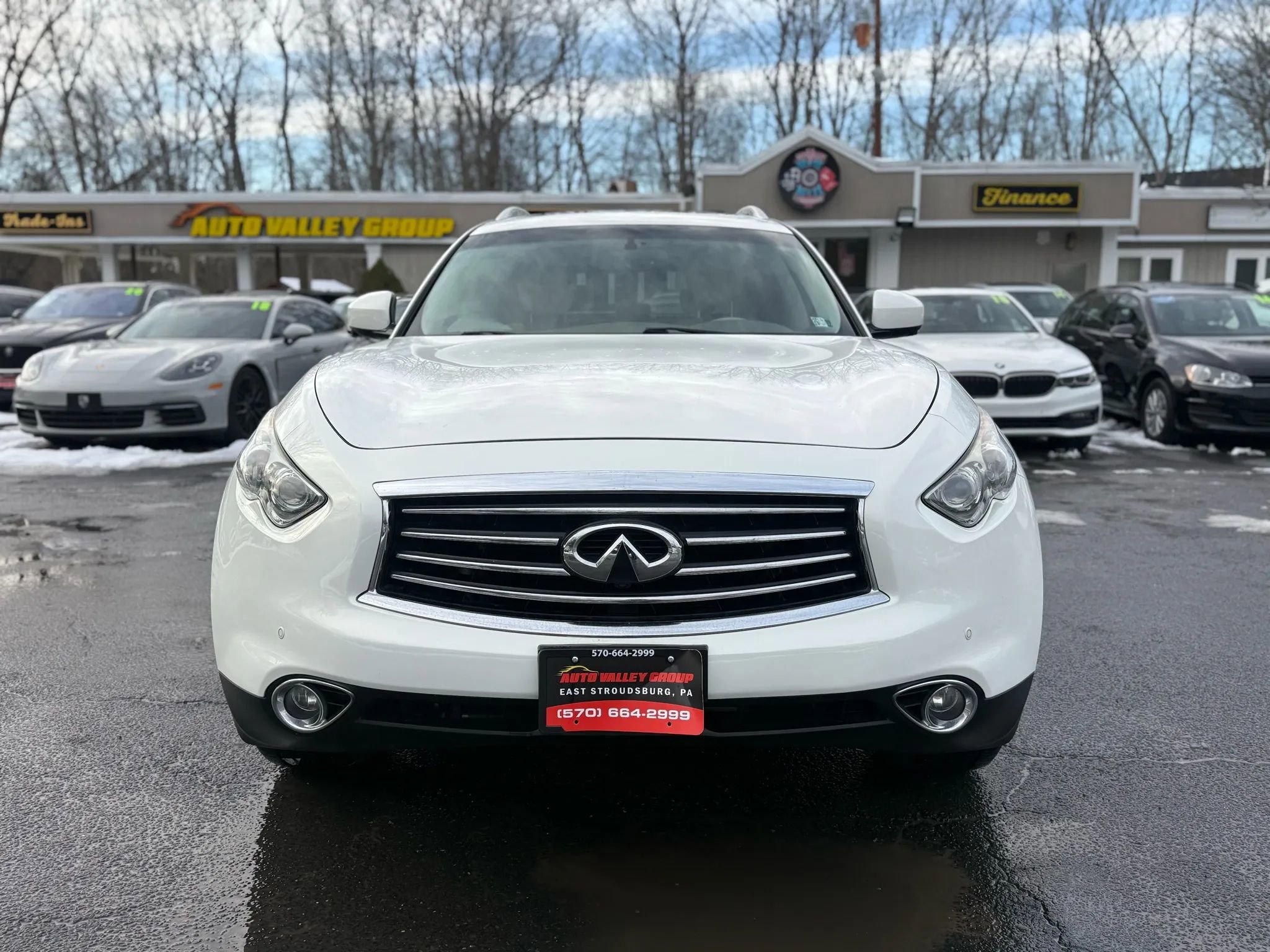 Used 2016 INFINITI QX70 3.7 Sport Utility 4D w/ Premium Package image 2