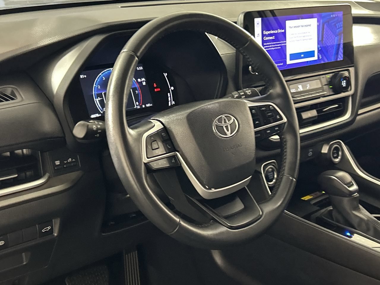 Used 2025 Toyota Grand Highlander AWD image 14