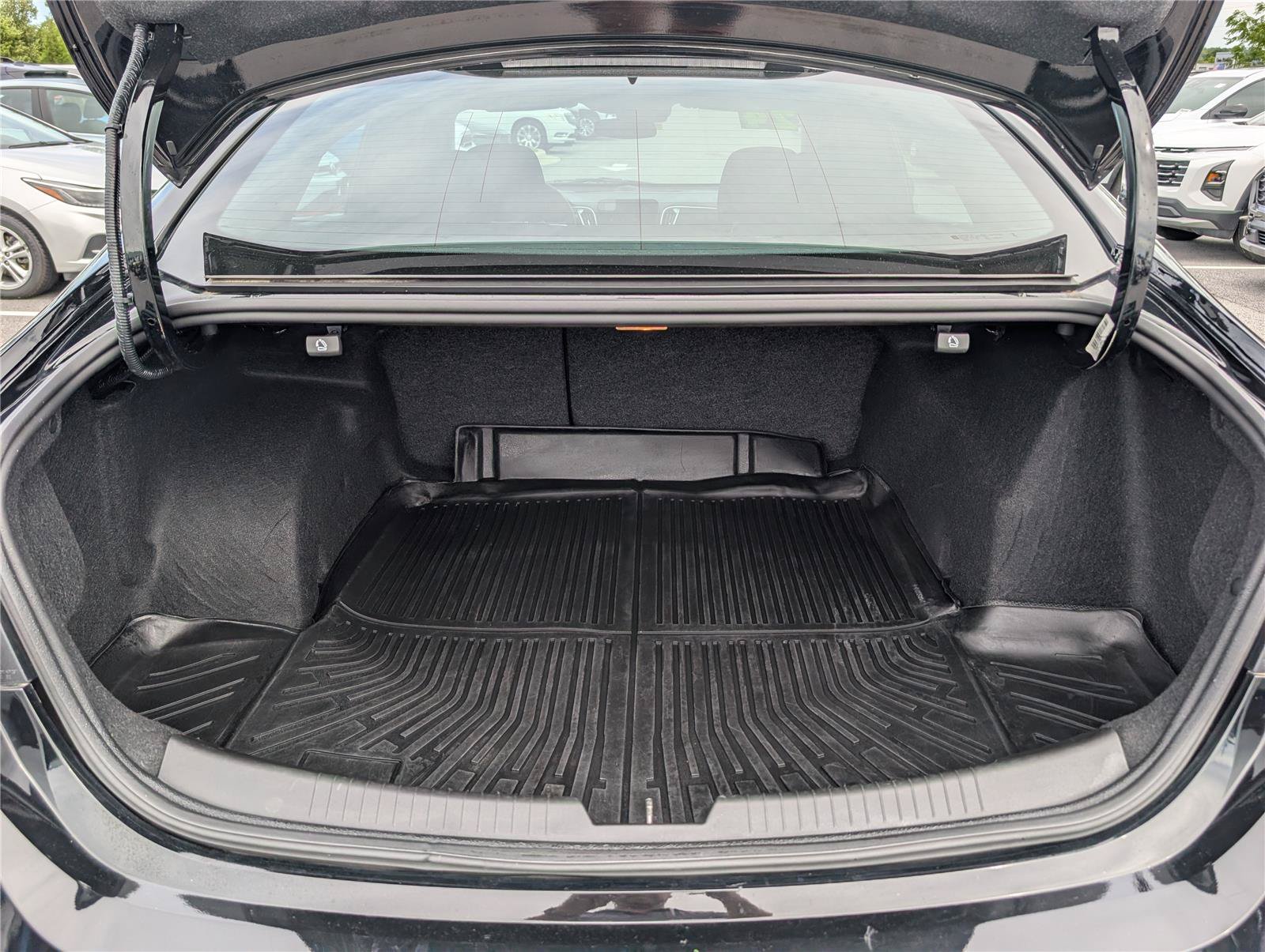 Used 2024 Chevrolet Malibu RS FWD image 13