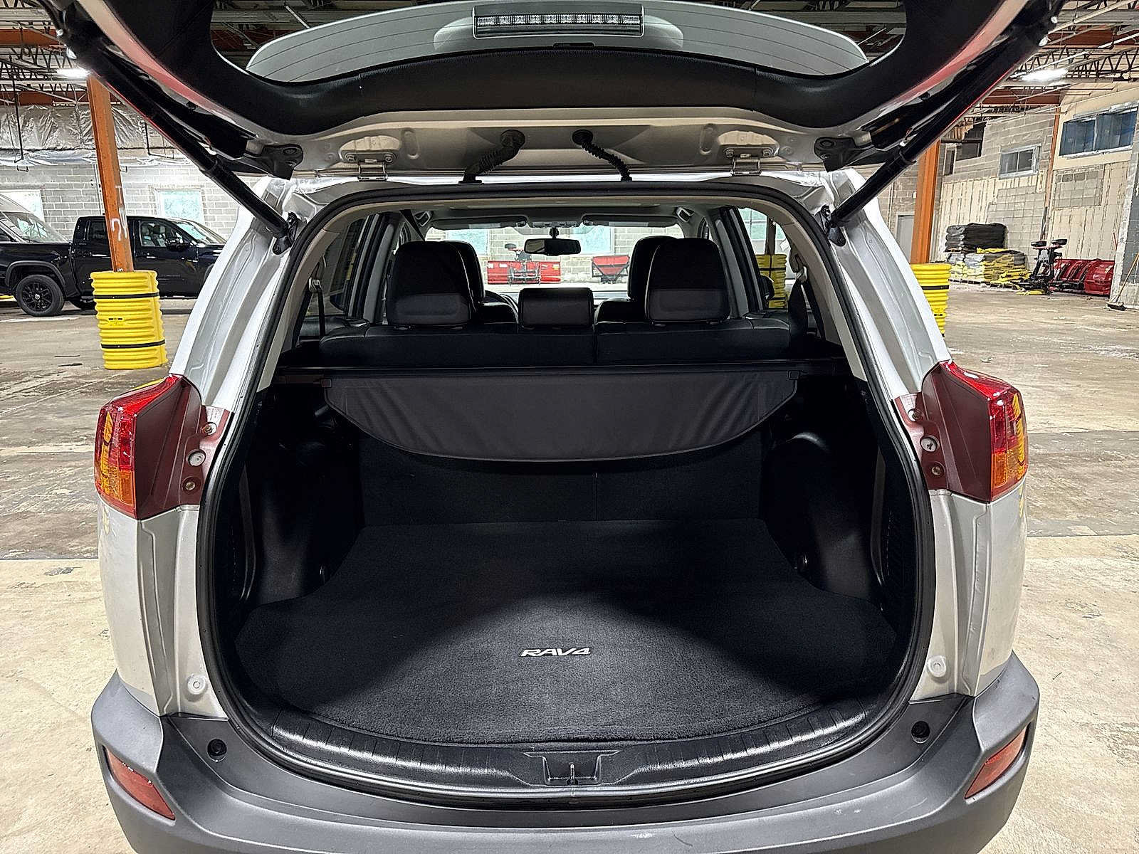 Used 2015 Toyota RAV4 Limited AWD/4WD image 11