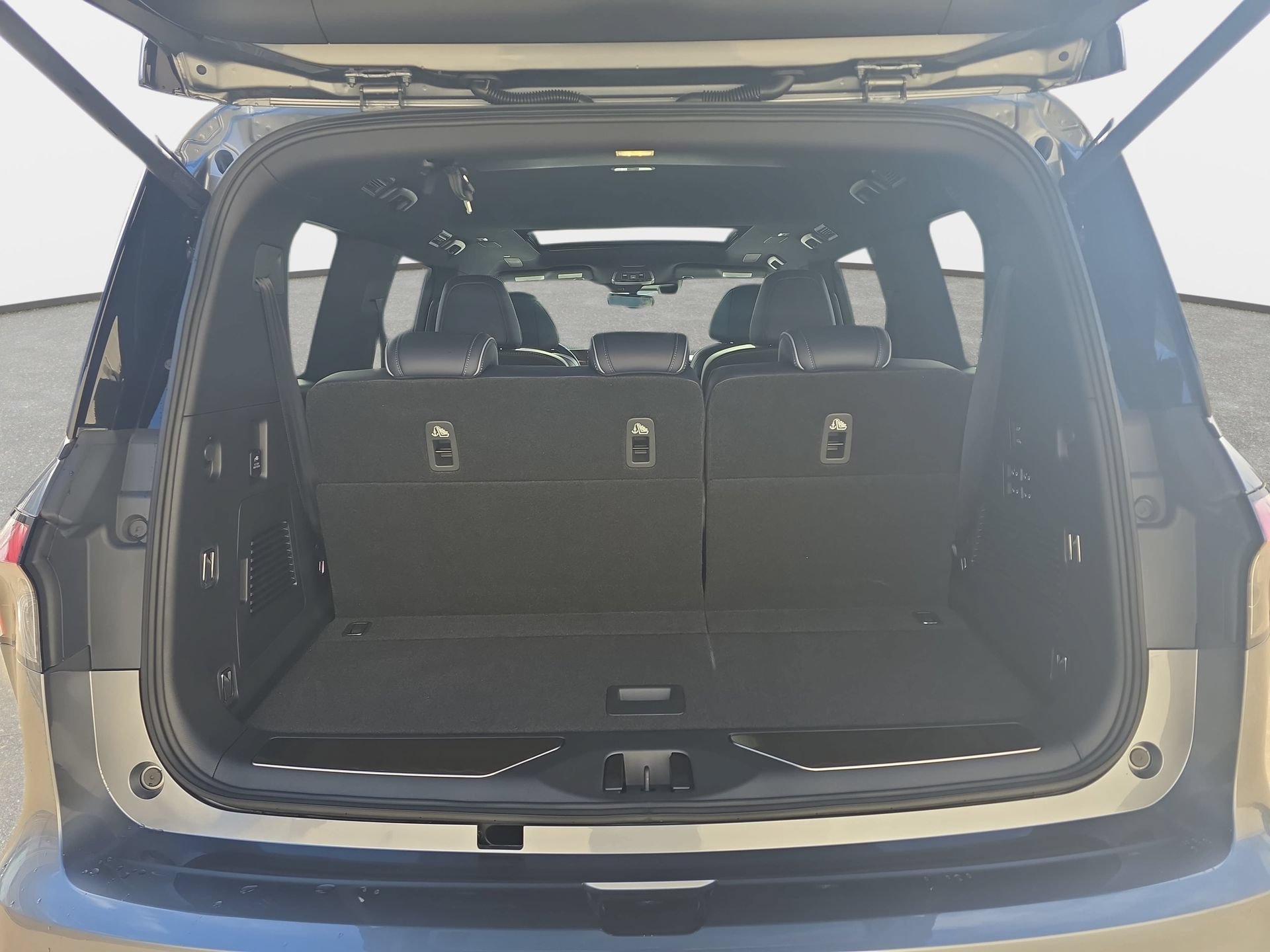 New 2026 INFINITI QX80 4WD image 12