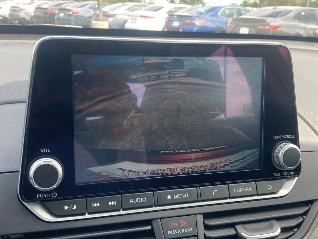 Used 2025 Nissan Altima 2.5 SV FWD image 22