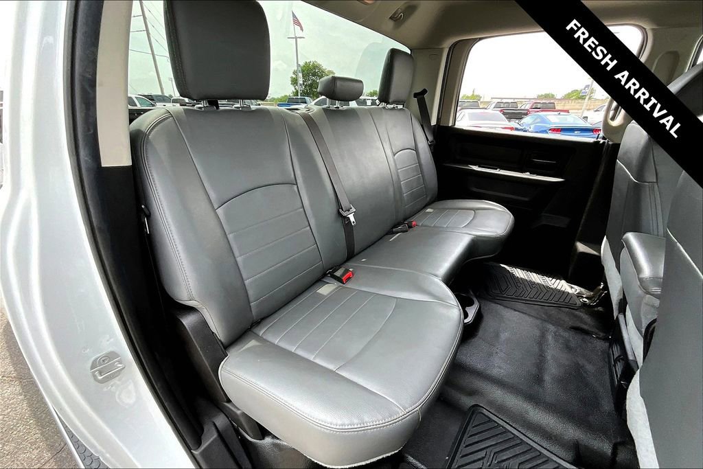 Used 2018 RAM 3500 Tradesman w/ Chrome Appearance Group RWD image 23