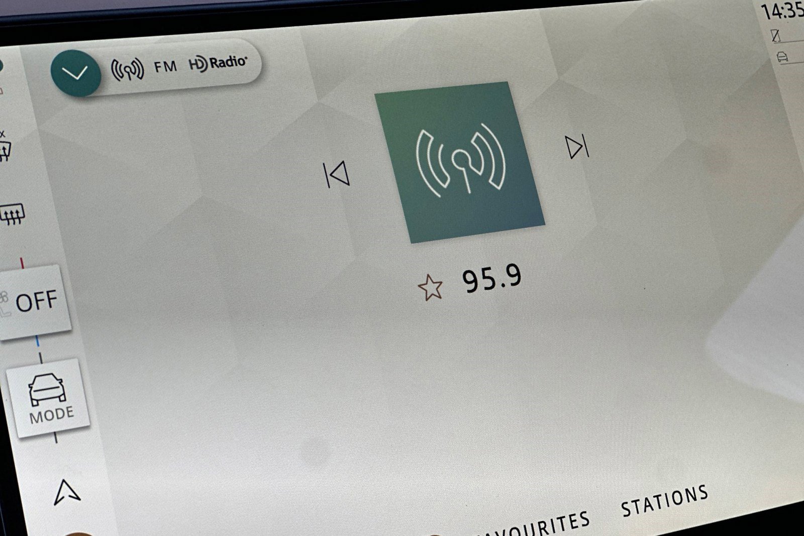 New 2026 Land Rover Range Rover SE image 17