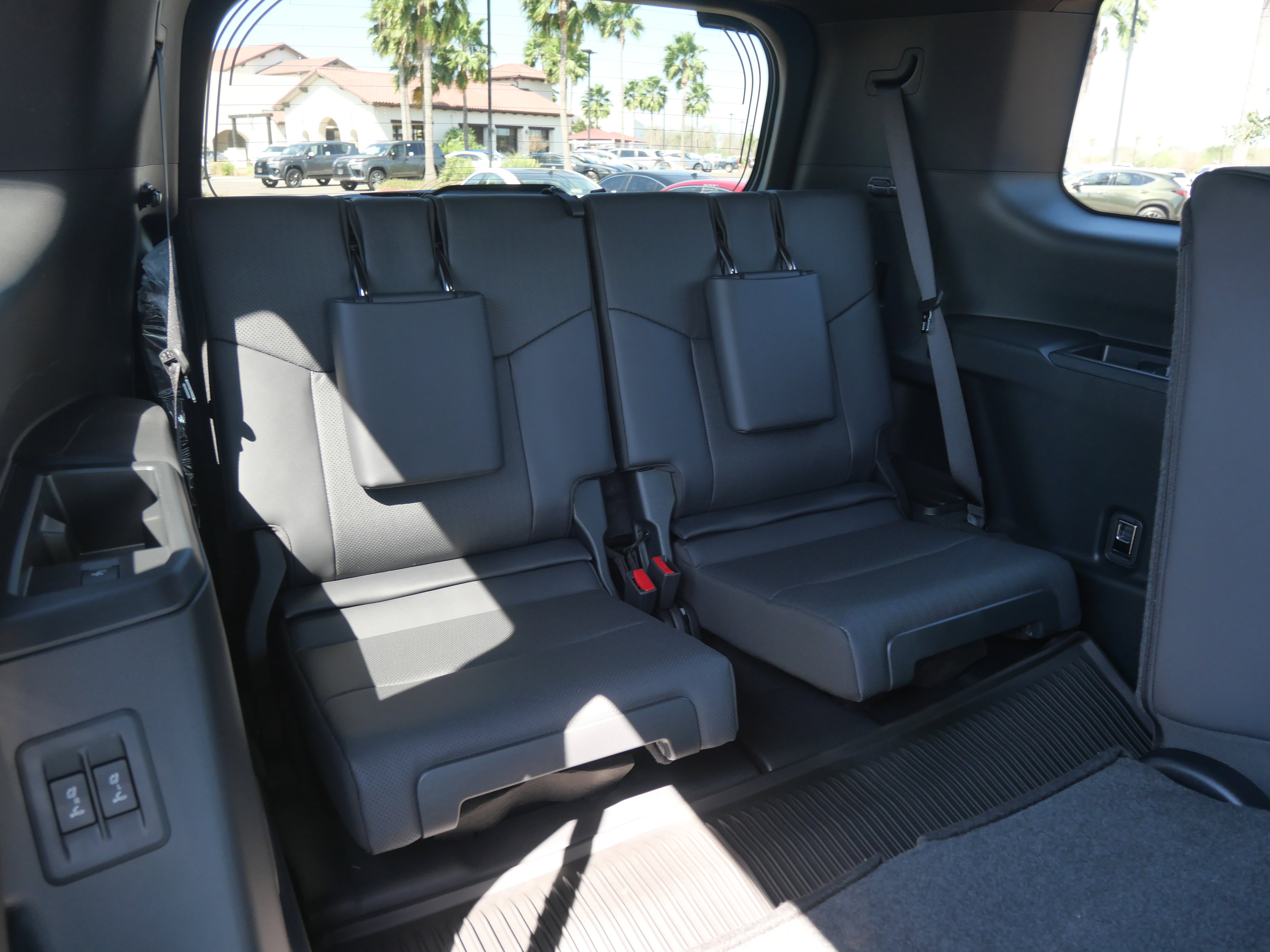 Used 2026 Lexus GX 550 w/ Accessory Package (2T) image 12