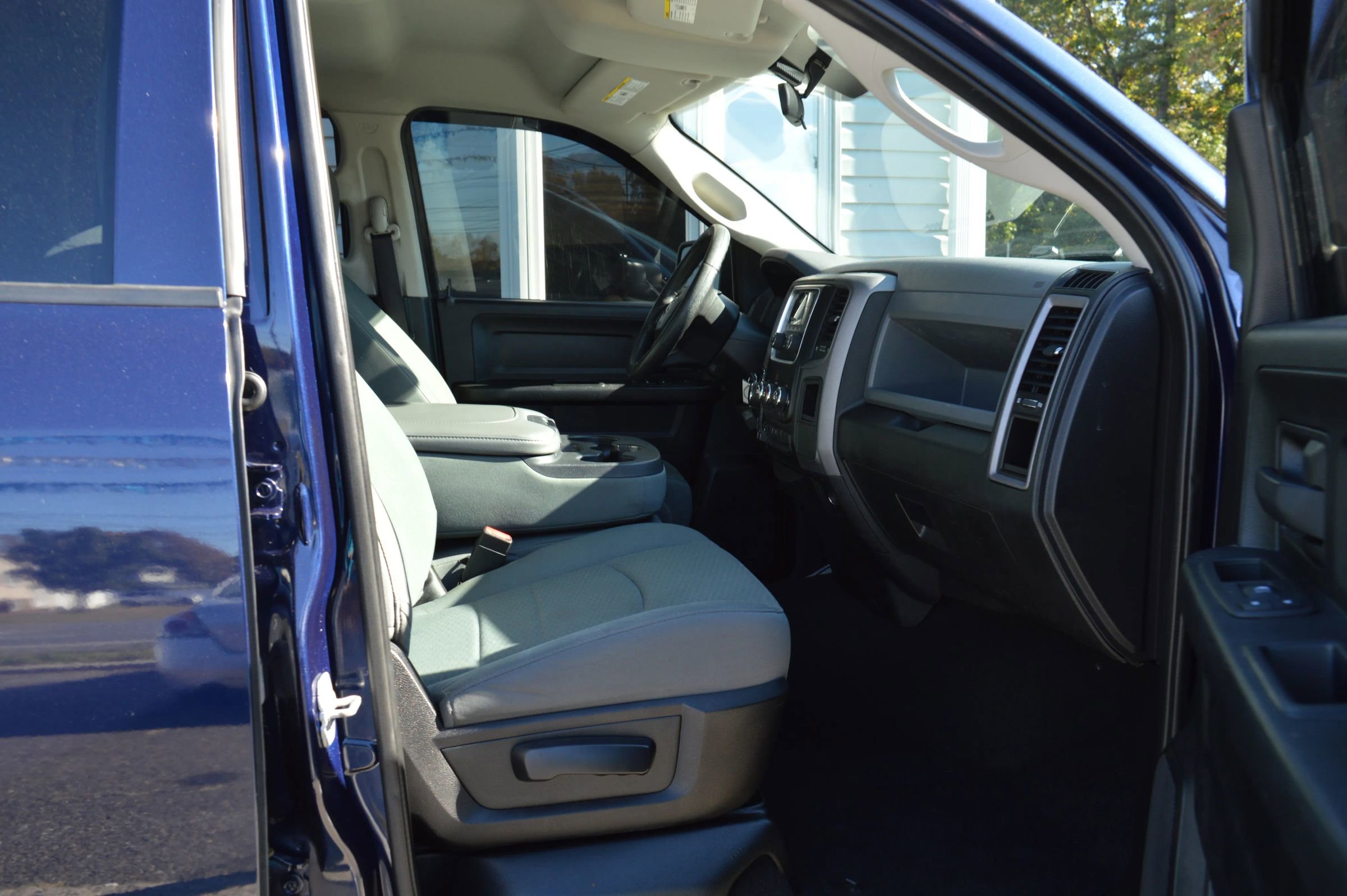 Used 2014 RAM 1500 Express image 18