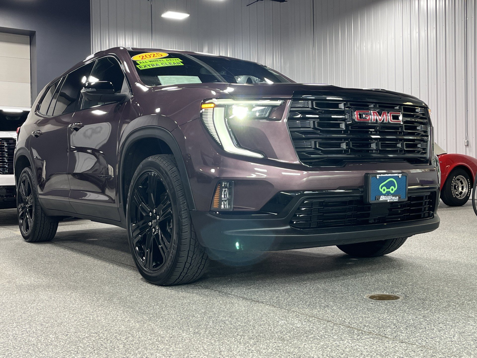 Certified 2025 GMC Acadia Elevation w/ Elevation Premium Package AWD/4WD image 5