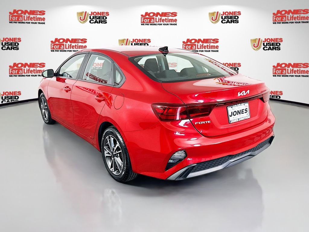 Used 2022 Kia Forte LXS FWD image 2