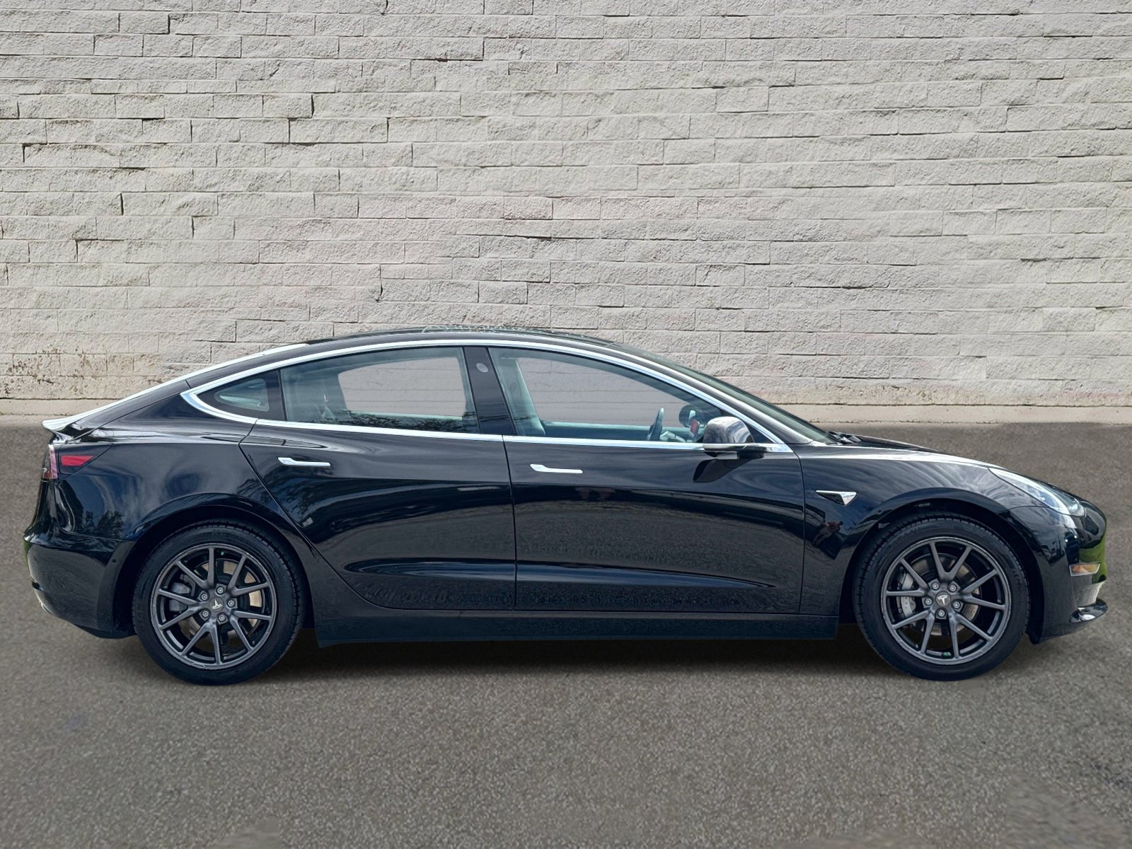 Used 2019 Tesla Model 3 Standard Range RWD image 5
