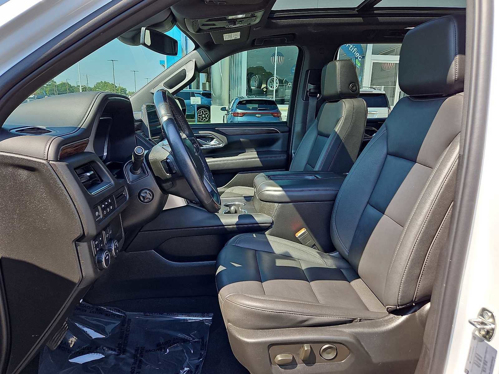 Certified 2023 Chevrolet Tahoe Z71 w/ Luxury Package image 24