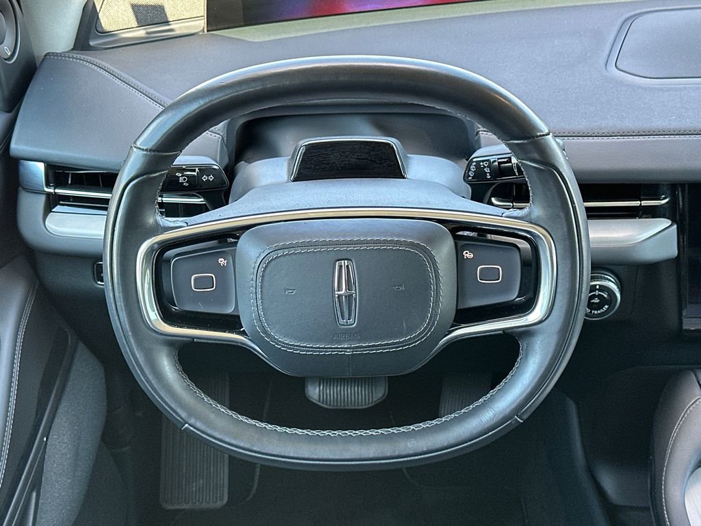 Used 2025 Lincoln Navigator Reserve image 27