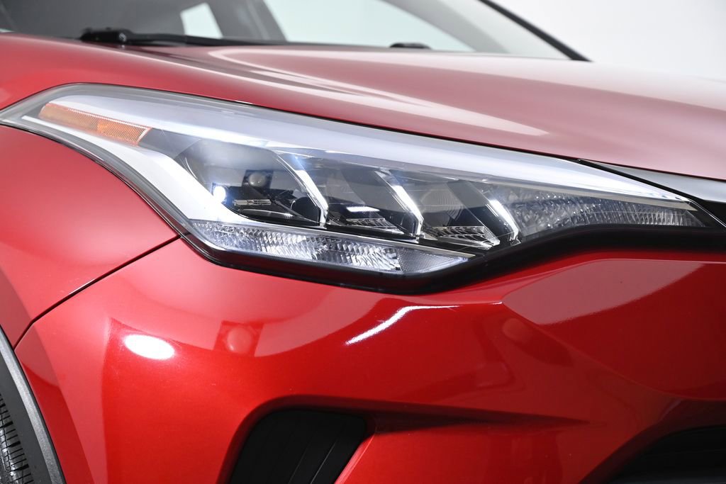Used 2020 Toyota C-HR LE image 6