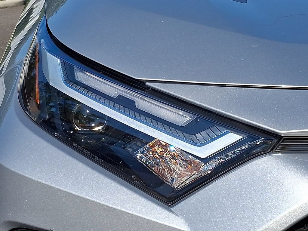 Certified 2025 Toyota RAV4 XLE AWD/4WD image 9